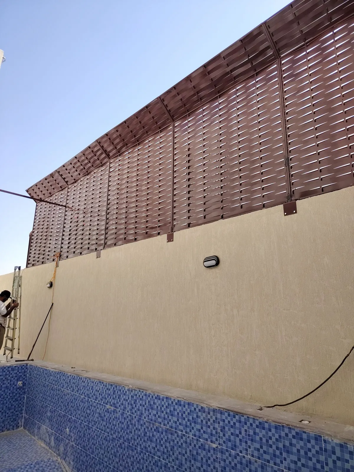 سواتر مجدول حديد وخشب بمكة والمدينة تنفيذ سريع وضمان طويل