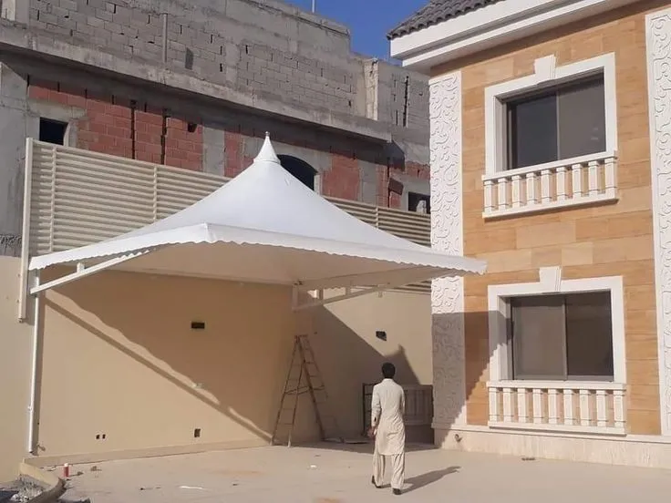 تركيب مظلات هرمية عصرية وجودة عالية في جدة ومكة