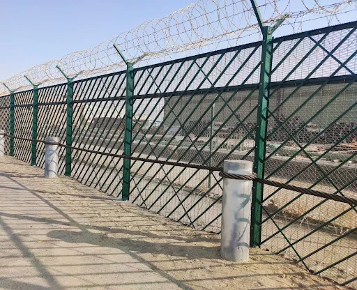 معلم تركيب شبوك خبرة طويلة في التركيب مع الضمان في جدة ومكه