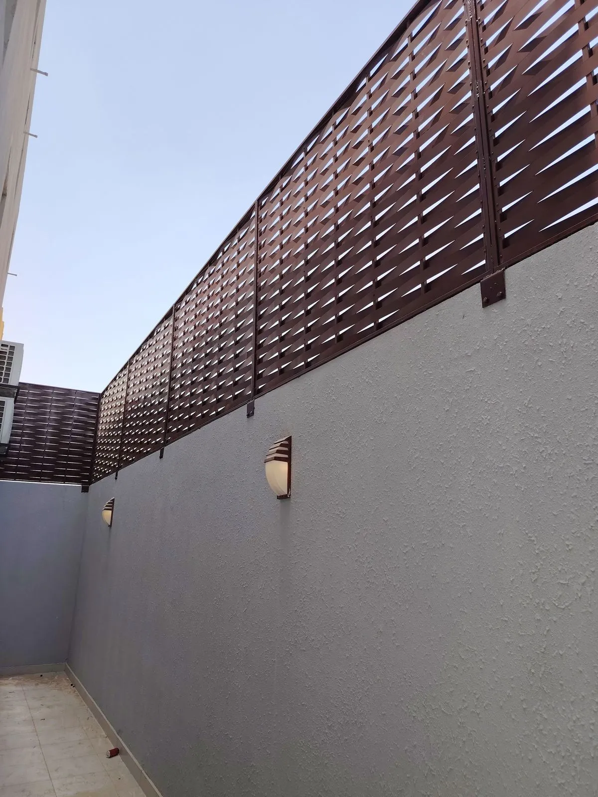 سواتر مجدول حديد وخشب بمكة والمدينة تنفيذ سريع وضمان طويل